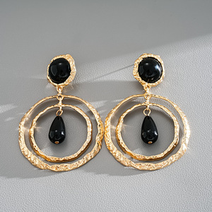 Boucles d'oreilles clous en résine en forme de cercle gothique dark metal, hypoallergéniques, avec aiguille en argent, style punk, surdimensionnées, pour femme, bijoux quotidiens et de fête - Product Image 6