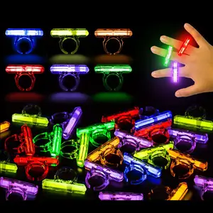 Glow Stick Ring Les jouets lumineux pour enfants et adultes sont des articles de fête populaires la nuit
