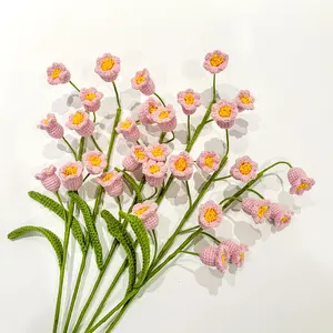 ช่อดอกไม้ถักด้วยมือดอกไม้โครเชต์ใหม่ช่อดอกไม้น่ารักผลิตภัณฑ์สำเร็จรูปเครื่องประดับโครเชต์