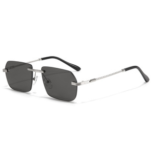 Chất lượng cao OEM thiết kế sang trọng lấy cảm hứng từ unisex mùa hè UV400 bảo vệ lớn vuông kim loại khung Kính mát cho nam giới phụ nữ - Product Image 5