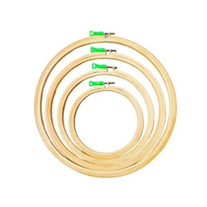 Aro de Bordado Redondo de Plástico PP Color Madera, Marco de Bordado, Precio Económico al por Mayor - Product Image 1