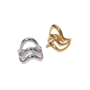 Bague en acier titane best-seller transfrontalier, luxe léger, inaltérable, plaqué or 18 carats sous vide, sensation haut de gamme, ouverte - Product Image 5