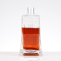 Bouteille en verre épais cannelé avec bouchon en liège pour la vodka, le gin, le rhum, la tequila, le whisky, le brandy, les spiritueux