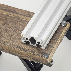 Perfil de Aluminio Cuadrado con Ranura en T Serie 6000 Lang Le LE-8-4080 para Aplicaciones Industriales, Temperatura T3-T8, Servicio de Corte Disponible - Product Image 2