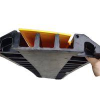 1 2 3 4 5 canaux Protecteur de chemin de câbles Caoutchouc et plastique PVC Trunking Speed Bumps for Floor Cable Protector