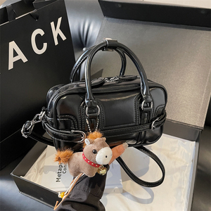 Borsa a Tracolla Mini Boston Direttamente dalla Fabbrica, Logo Personalizzato, in PU con Ciondolo a Forma di Cavallo, per Uso Quotidiano - Product Image 5