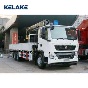 Camion-grue hydraulique HOWO 6x4 personnalisé de 60 tonnes pour chantier de construction 360 °   Grue à flèche télescopique rotative de 22 m de longueur - Product Image 4