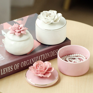 卸売 インスタイル 北欧風 ホームデコレーション オーナメント 手作りの花柄装飾 空のセラミック製アロマキャンドルジャー ジュエリー収納容器 - Product Image 4