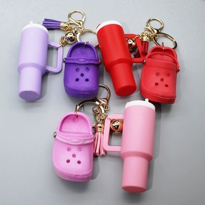 CHENXI Venta Directa de Fábrica: Llavero de Vaso Miniatura con Diseño de Zapatos, Accesorio Lindo para Bolsos y Mochilas - Product Image 3