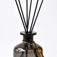 Diffuseur de parfum d'ambiance de Noël de luxe écologique 150 ml avec bouteille en verre et bâtonnets en rotin – Parfum d'intérieur liquide
