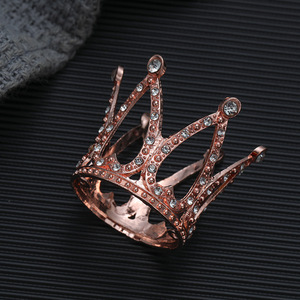 Base de bola de cristal al por mayor Mini forma de corona de aleación soporte de esfera de <span class=keywords><strong>metal</strong></span> pastel pequeña corona para Decoración - Product Image 3