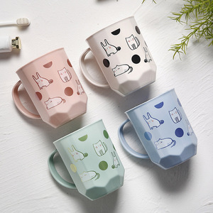 ถ้วยแปรงสีฟันพลาสติกลายการ์ตูนน่ารัก คละสี รูปทรงกลม สำหรับใช้ในห้องน้ำ - Product Image 1