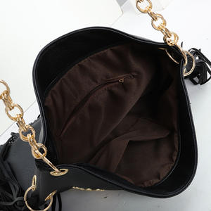 Remaches tachonados bolso <span class=keywords><strong>de</strong></span> cubo monederos <span class=keywords><strong>cuero</strong></span> borla Hobo <span class=keywords><strong>bolsos</strong></span> <span class=keywords><strong>de</strong></span> hombro con flecos <span class=keywords><strong>bolsos</strong></span> cruzados <span class=keywords><strong>para</strong></span> mujeres 2023 - Product Image 6