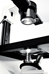 Le <span class=keywords><strong>microscope</strong></span> inversé Leica DMIL LED présente des composants optiques haute performance et une conception ergonomique. - Product Image 5