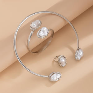 पॉप मोती गहने सेट अतिरंजित बारोक बड़े अनुकरण मोती हार कंगन रिंग अनियमित ज्यामितीय उद्घाटन रिंग ब्रेसलेट - Product Image 3