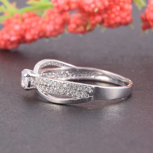 Anello Regolabile a Croce Elegante, Design Minimalista, Gioielli da Donna alla Moda, per Uso Quotidiano, Regalo Chic - Product Image 6