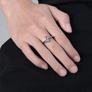 Popular yunnique fashion trendy and unique lightning bolt Z-shaped <b>titanium</b> steel <b>ring</b>, a cool and unisex everyday - Product Image 3