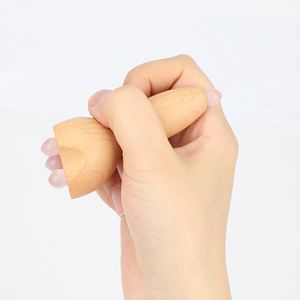 Maßgefertigter Buchenholzgriff Jade Rosenquarz Lotusförmiger Massagekamm Kopfhaut-Guasha CE-Zertifiziertes Haarwuchswerkzeug - Product Image 2