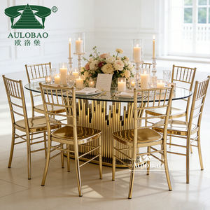 Tables et chaises de salle à manger modernes de luxe avec plateau en verre et pieds en laiton doré pour hôtel et usage domestique - Product Image 4