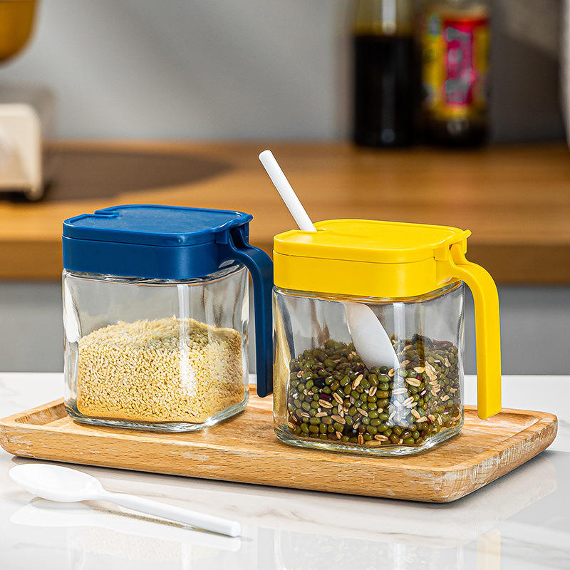 Hot Selling Factory Price Kitchen Glass Spice Storage Jar Glass Spice Bottle with Spoon and Lid Three-piece Set