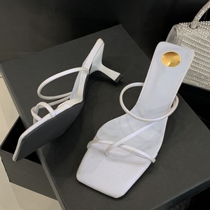 2025 Summer Collection New Korean Style Mid-Heel Lace-up <b>Flip</b>-<b>Flops</b> Non-Slip Sandals for Women High Heel <b>Slippers</b> - Product Image 3