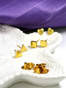 Ensemble de 3 paires de boucles d'oreilles plaquées or 24 carats pour femme, style géométrique, cœur, carré, triangle, pour usage quotidien minimaliste - Product Image 5