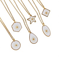 Collier artisanal en acier inoxydable avec résine UV, graines de moutarde et fleur de narcisse, chaîne en bambou style bohème-artiste, bijoux inspirés de la foi pour femme