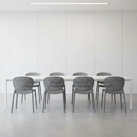 Chaise en plastique moderne empilable en polypropylène résistante aux UV, idéale pour la maison, le patio, le balcon et la terrasse