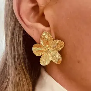 Pendientes Vintage llamativos para mujer, aretes grandes de acero inoxidable chapados en oro de 18 quilates, aretes de tuerca con flores grandes, joyería de diseñador INS para mujer