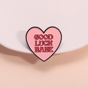 Bán Buôn Dễ Thương Màu Hồng Tim Trâm Cá Nhân May Mắn <span class=keywords><strong>Babe</strong></span> Hat Động Vật Tùy Chỉnh Kim Loại Pins - Product Image 6