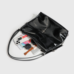 Bolso hobo de lujo para mujer, de piel sintética charolada, con correa de cadena, cierre de cremallera, moderno y elegante, bolso de hombro negro, estilo vintage. - Product Image 6