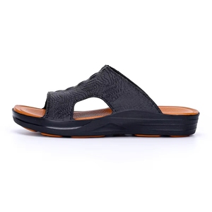 Sandales pour hommes de style arabe, semelle épaisse résistante à l'usure, légères en EVA, faciles à porter, tongs décontractées d'été - Product Image 5