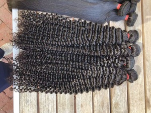 10 12 14 16 20 22 24 26 28 18 pouces Cheveux humains non traités directement d'Inde Lots de cheveux humains bon marché en gros Cheveux indiens bouclés bruts - Product Image 4