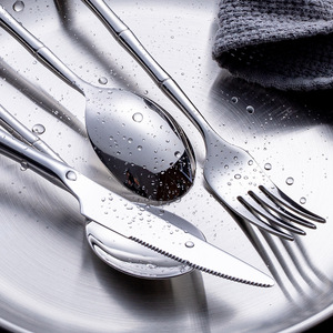 Couteau à steak en acier inoxydable 304 de haute qualité, <span class=keywords><strong>manche</strong></span> créatif en forme de <span class=keywords><strong>bambou</strong></span>, ensemble de <span class=keywords><strong>couverts</strong></span> fourchette et cuillère pour restaurant et hôtel - Product Image 3