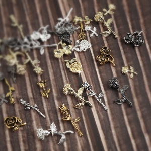 Paso Sico Suministros de <span class=keywords><strong>manicura</strong></span> Día de <span class=keywords><strong>San</strong></span> Valentín Nail Art Retro Oro Plata Negro Rosa Flores Aleación Nail Art Decoración Brillo - Product Image 4