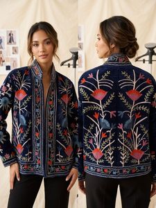 Chaqueta de Terciopelo Acolchada con Bordado Floral Vintage para Mujer, Cuello Mao, Manga Larga, Secado Rápido, Marca KASHISH CREATION - Product Image 2