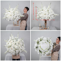 Boules de fleurs artificielles roses bleues et blanches réalistes faites à la main les plus populaires pour centres de table de mariage et décorations de fond