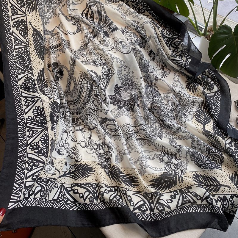 Европа и Соединенные Штаты трансграничной экспорта черного цвета с рисунком большой шелковый шарф 135 см художественные пляжная Солнцезащитная шаль decora