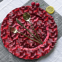 Personnalisé 13 pouces élégant fête Banquet rouge coquille Ginkgo Biloba rond en plastique rouge Table mariage assiettes de présentation pour le dîner