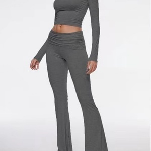 Haut de sport à manches longues pour le yoga, pantalon évasé à taille plissée, leggings, vêtements de sport, tenue de fitness, ensembles d'entraînement pour femmes - Product Image 3