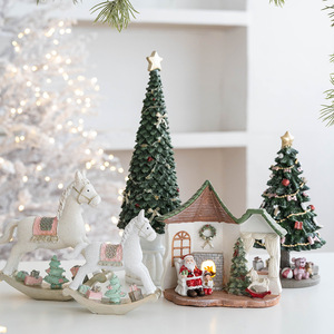 Venta al por Mayor de Bolas de Resina Navideñas de Alta Calidad, Decoración Navideña Vintage, Mini Árboles, Globo de Nieve, Caballo Balancín - Impermeable - Product Image 2