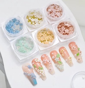 6 unids/bolsa colorida Flor de cinco pétalos que cambia de Color <span class=keywords><strong>con</strong></span> pequeña bola de acero 3D resina flor blanca mezcla decoración de <span class=keywords><strong>uñas</strong></span> - Product Image 5