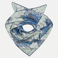 Élégant foulard carré en soie motif floral botanique style Morris bleu et menthe, imprimé ornements vintage européens, foulard de mode pour la tête