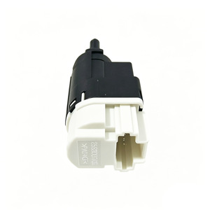 สวิตช์ไฟถอยหลัง 253206170R 7700842697 สำหรับการซ่อมแซมทดแทนรถยนต์ - Product Image 3