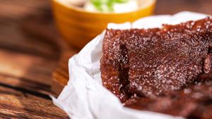 Jerky à base de plantes à haute teneur en protéines avec saveur fumée savoureuse Viande végétalienne durable Produit alternatif d'aliments et de boissons - Product Image 3