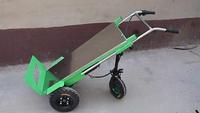 Un nouveau type de chariots électriques à deux roues Véhicule de transport à plateau spécial pour les carreaux sur les chantiers de construction
