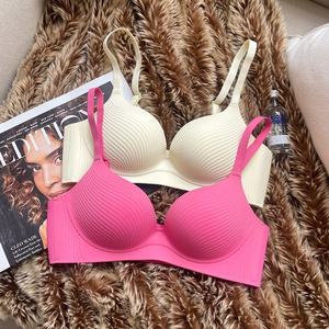 Ropa interior fina sin costuras Mermaid Shell para mujer, senos grandes que parecen más pequeños, push-up, cómoda, de color sólido, sin aros de acero - Product Image 1