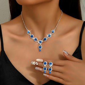 Conjunto de Joyería de Moda para Mujer al por Mayor: Pendientes y Collar de Aleación de Zinc Plateada con Cristales de Estrás Azules, Romántico - Product Image 5