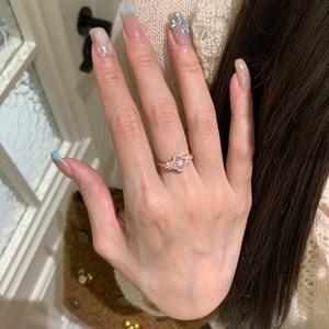 Anelli di Lusso con Cristalli e Strass, Fiore Portafortuna in Conchiglia Rosa e Zircone, Anello a Quadrifoglio per Donne e Ragazze - Product Image 3