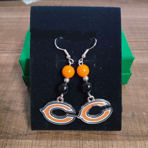 Boucles d'oreilles pendantes en perles acryliques, design papillon en alliage, couleur bonbon football, série 32 équipes sportives, Baldy More Raven - Product Image 3